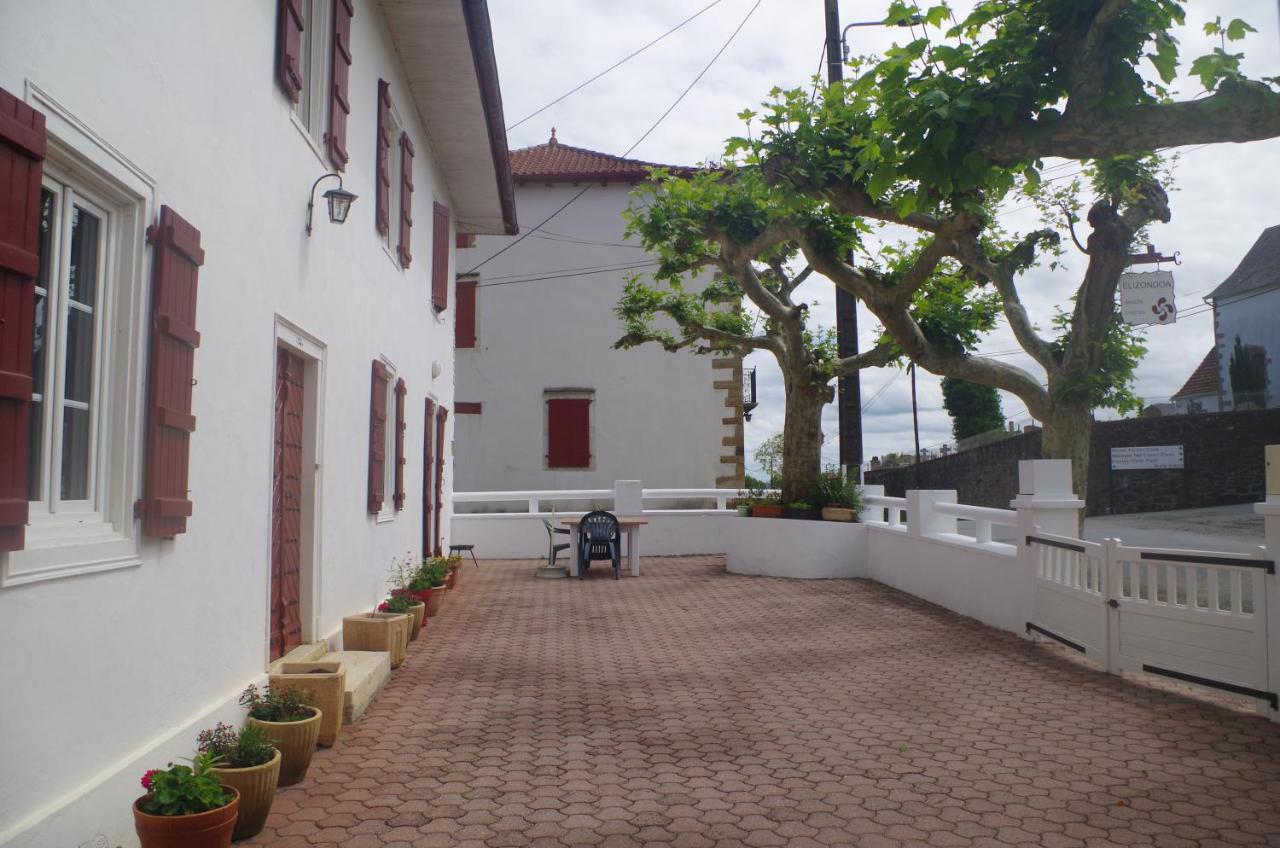 Maison Elizondoa - Chambres, Restaurant Et Spa Masparraute Exterior photo